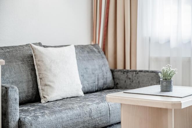 Details Comfort Couch