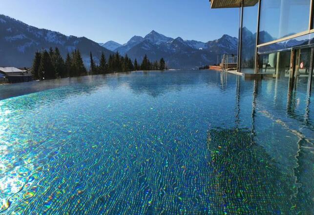Outdoor-Panorama-Pool
