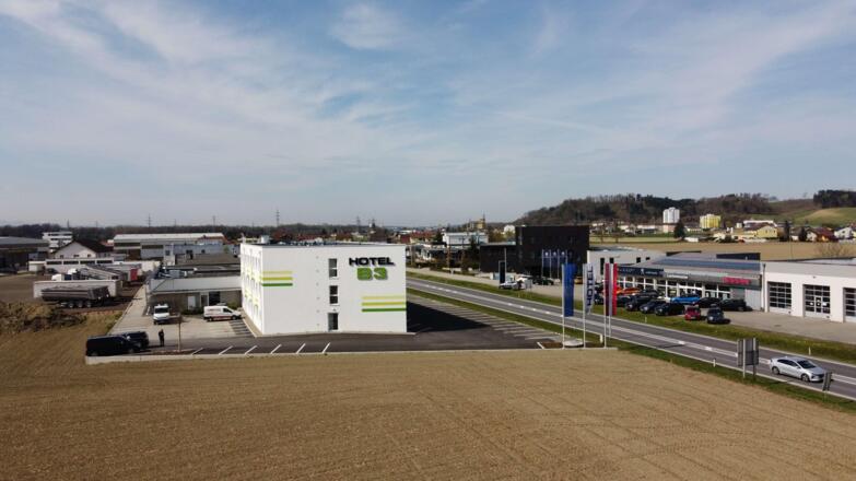 Blick auf das Hotel B3 Mauthausen