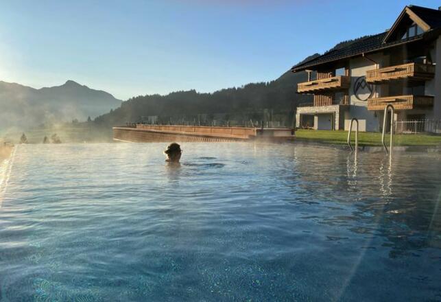 Outdoor-Panorama-Pool