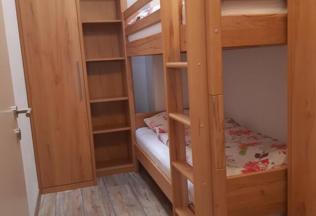 sep. Schlafraum mit Stockbett