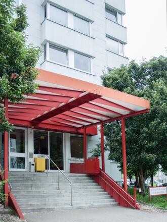 Gr%c3%bcnner Haus Eingang_aktuell 2015_2