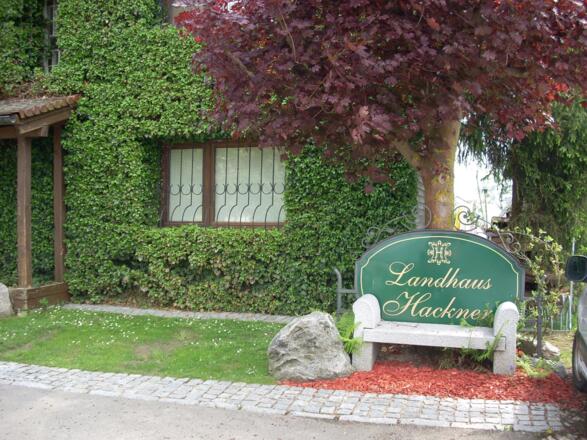 herzlich willkommen im Landhaus Hackner