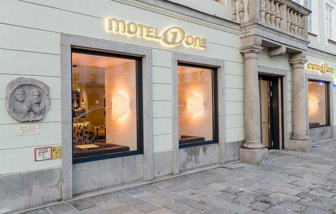 Motel One Linz Außenansicht