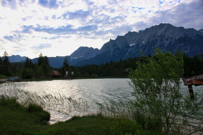 Lautersee mit Karwendel im Hintergrund