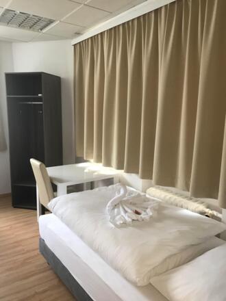 MontageHotel Bed&Steel