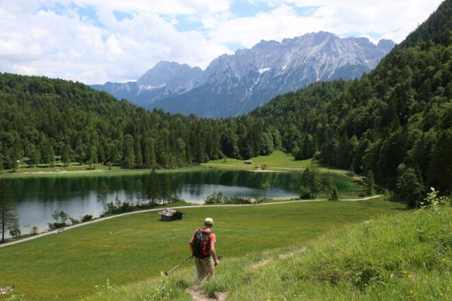 Ferchensee mit Karwendel im Hintergrund
