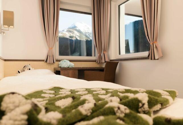 Die Kinderzimmer sind mit Flachbild-TV ausgestattet und bieten eine Aussicht zum Träumen.