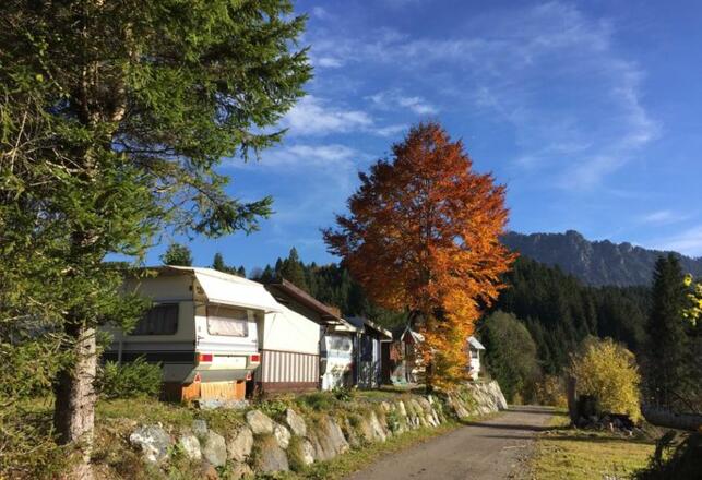 Direkter Start am Campingplatz zur herbstlichen Wanderung