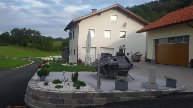 Ferienhaus mit Vorplatz