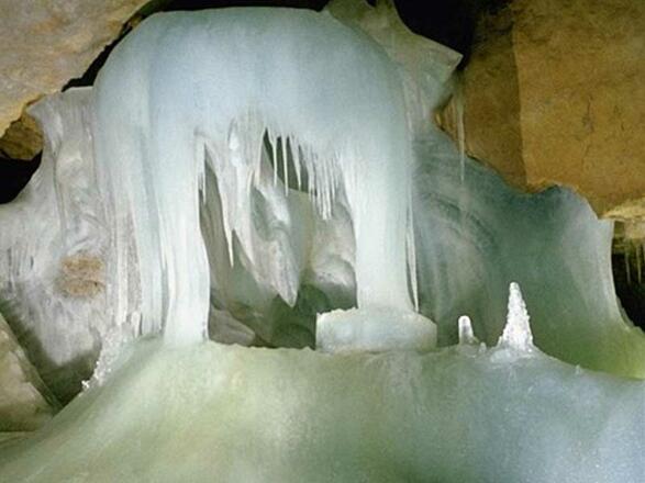Eishöhle