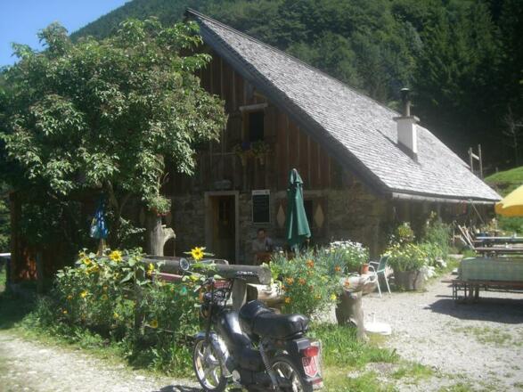 Romantische Winterabendstimmung auf der Grögernalm