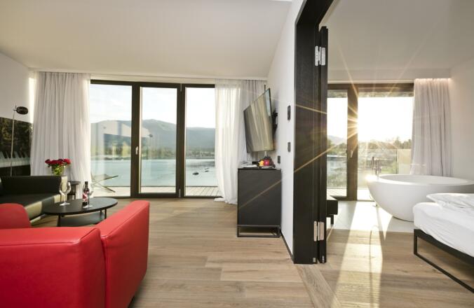 SunsetWing_DeLux_Amabassador Suite03