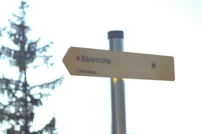 Schautafeln entlang des Bärenwegs