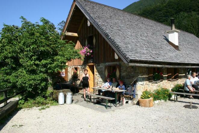 Romantische Winterabendstimmung auf der Grögernalm