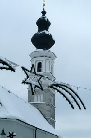 Kirchturm bei Abendstimmung