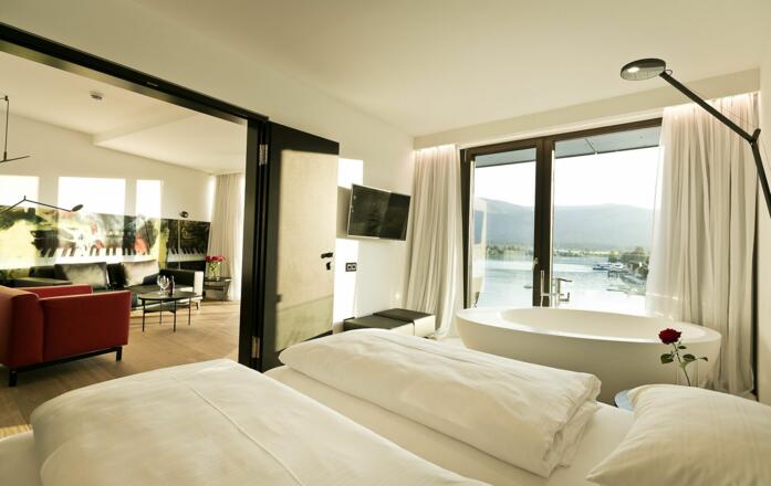 SunsetWing_DeLux_Amabassador Suite02