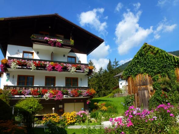 Unser Haus im Winterkleid