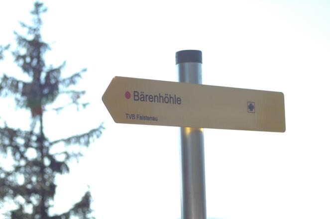 Schautafel entlang des Bärenwegs