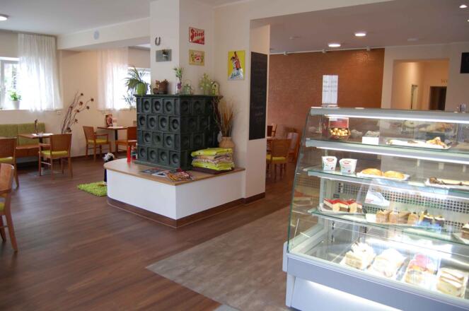 Innenraum mit Kachelofen