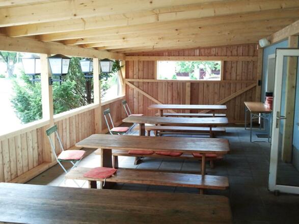 Franzi's Imbiss Stube in Feldham bei Vorchdorf - Knittl und Eisstockbahn