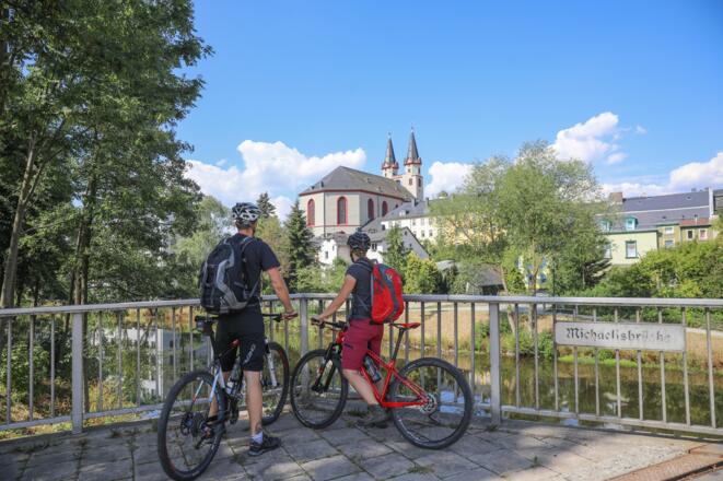 Radfahrer an der Michaelisbrücke in Hof