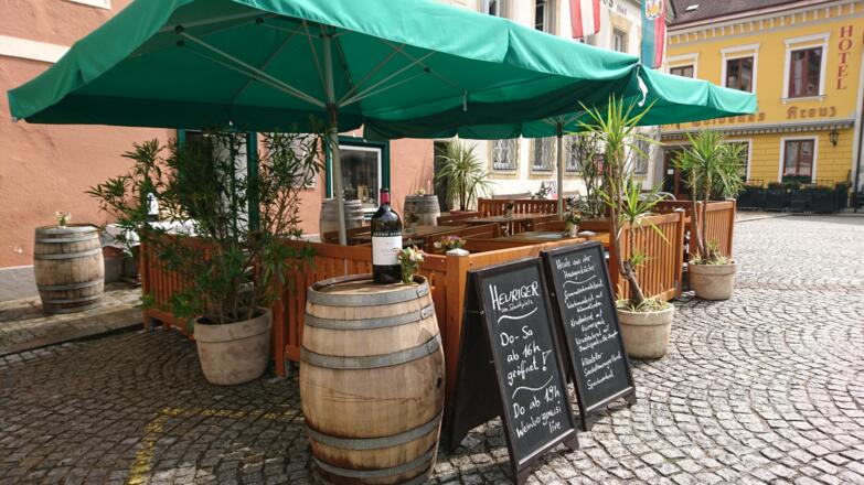 Heuriger außen4