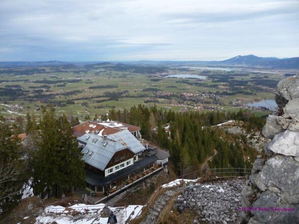 Blick vom Falkenstein ins Füssener Land