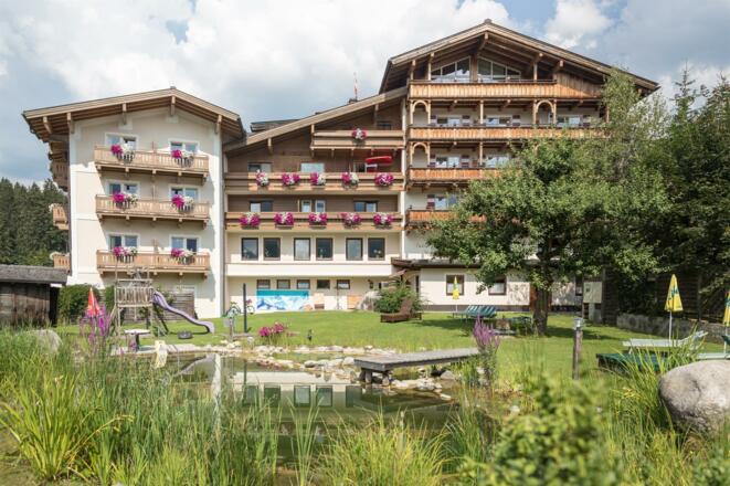 Zirbenhotel Steiger mit Schwimmteich