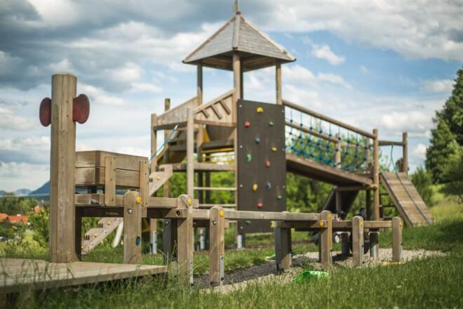 2016-06-16-Riedlwirt-Gastgarten-und-Spielplatz-9