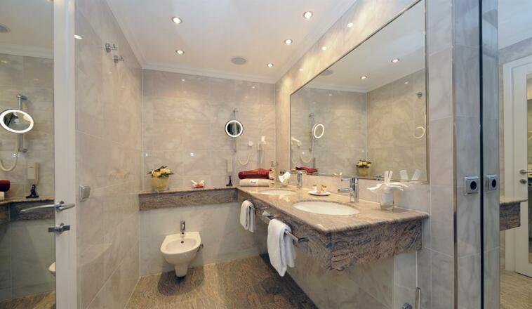 Badezimmer in einer Haupthaus-Suite