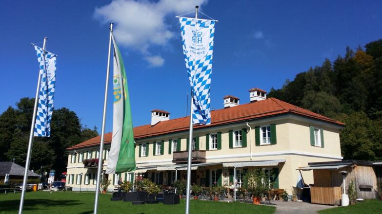 seelavie_seeterrasse_fahnen