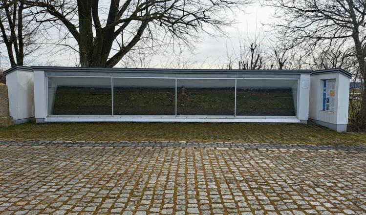 Vitrine mit Lackprofil der Römerstraße VIA JULIA