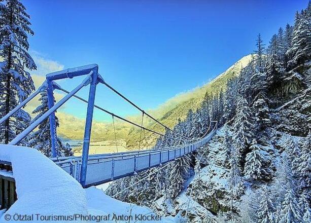 Haengebrücke im Winter