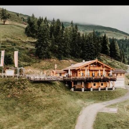 Vierlauchenhütte Sommer