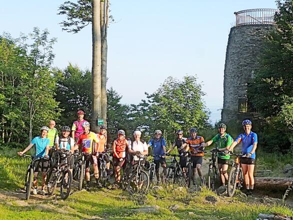 DAV-Mountainbiker am Hirschenstein