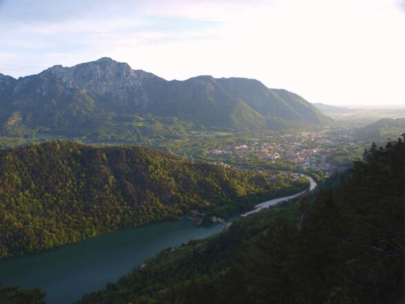 Saalachstausee mit Müllnerberg am Morgen