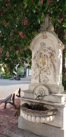 ludwigsbrunnen-am-steinmetzplatz-tegernsee
