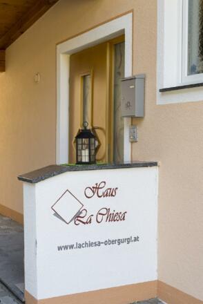 La Chiesa Haus Eingang