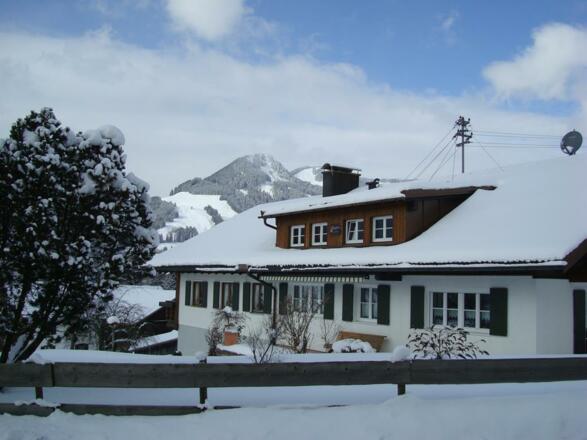 Haus im Winter