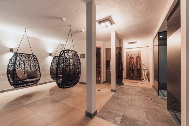 RealxbereichVierStudios&amp;Restaurant