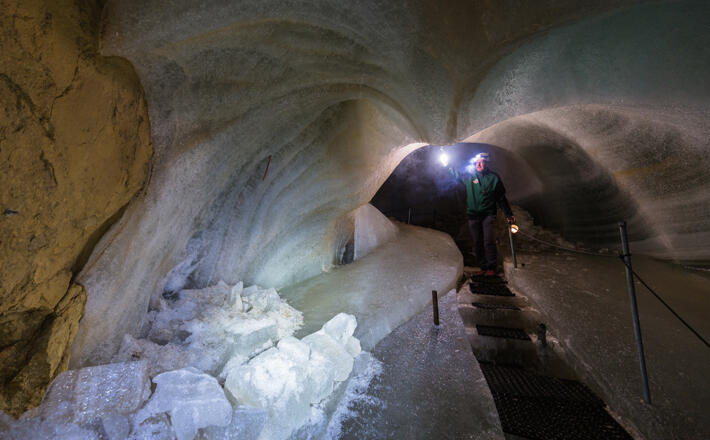 In der Schellenberger Eishöhle