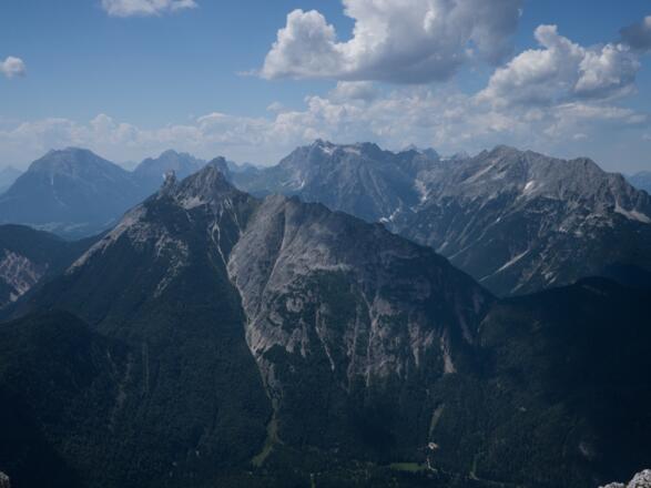 Blick nach Westen auf die Arnspitzen