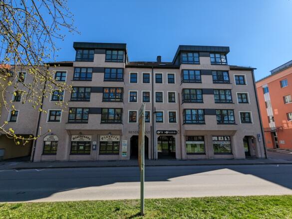 Zahnarzt Dr. Bayer & Kollegen (2nd Floor)