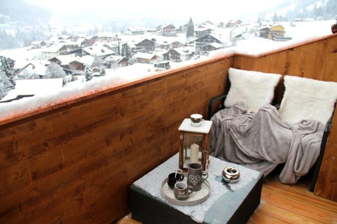 Über den Dächern von Riezlern einen Glühwein