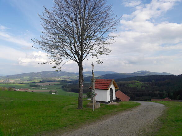 Kapelle über Hofen