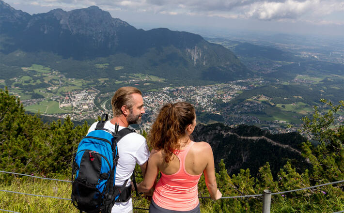 Tiefblick auf Bad Reichenhall, überragt vom Hochstaufen