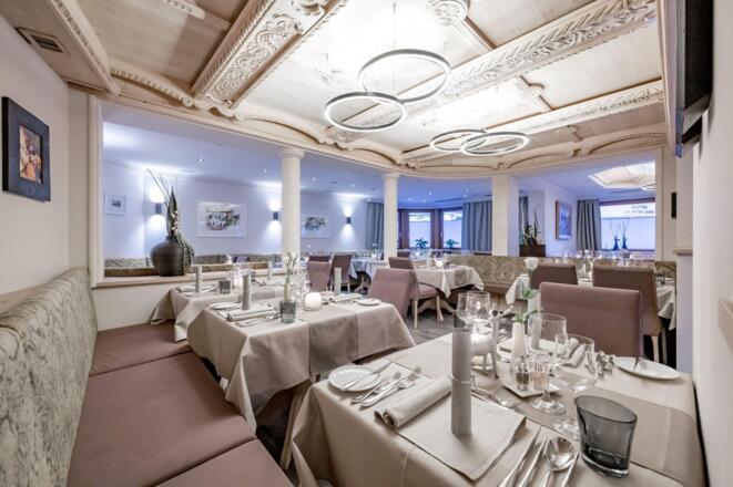 Speisesaal 01 +
