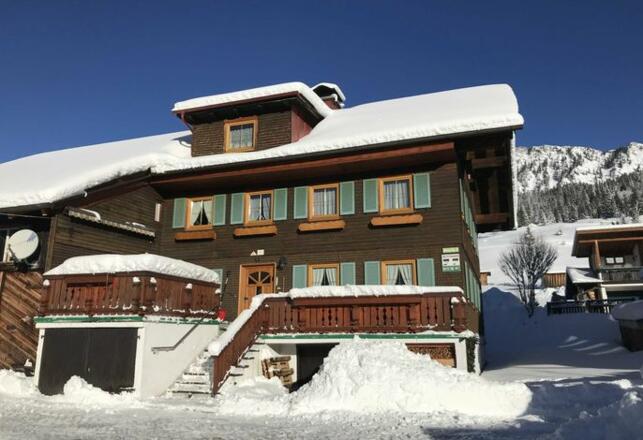 Chalet & Almhostel Alpenperle