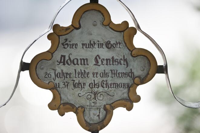 Museumsfriedhof - Grabkreuz